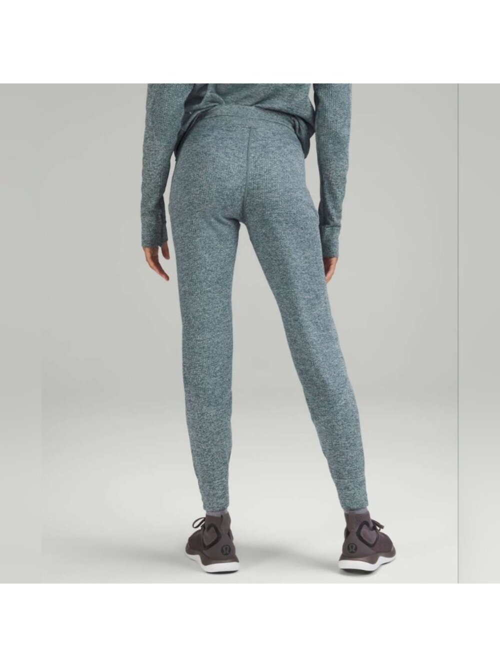 Lululemon Engineered Warmth Relaxed Fit Jogger Green Jasper / White